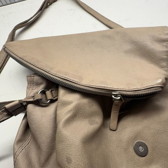 Lieberskind Berlin Beige Leather Crossbody Bag with Front Flap Zipper Pocket - Picture 9 of 10